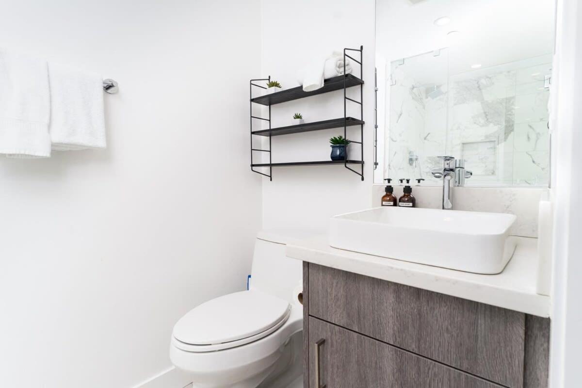 Bright And Trendy 2-Story Bankers Hill Condo サンディエゴ エクステリア 写真