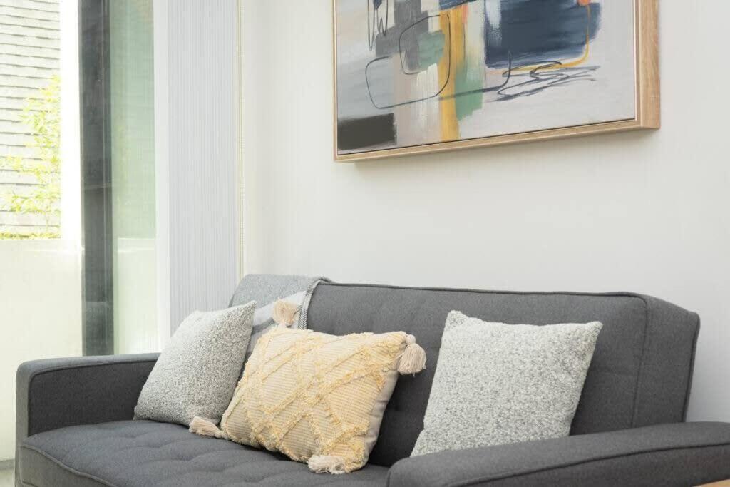 Bright And Trendy 2-Story Bankers Hill Condo サンディエゴ エクステリア 写真